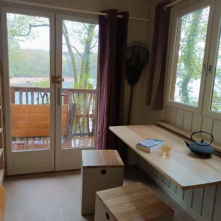 Les Au Bord Du Camping *