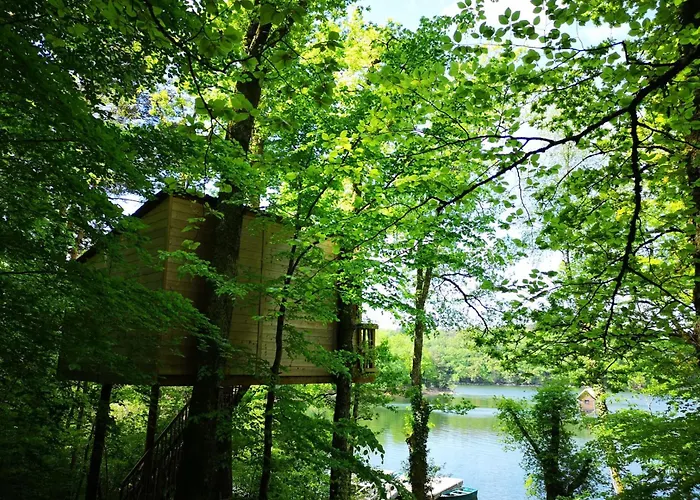 Les Au Bord Du Saint-Gerons
