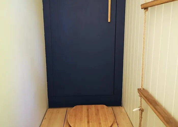 Les Au Bord Du Campsite