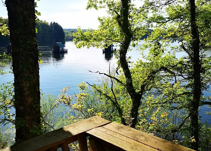 Les Au Bord Du Campsite