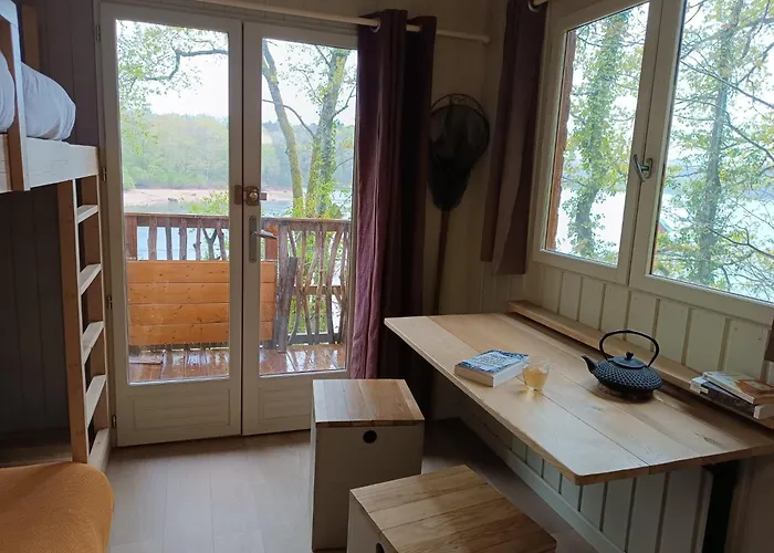 Les Au Bord Du Campsite *